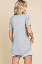 Load image into Gallery viewer, Semi Loose V Neck Sort Sleeve Top - krisglamcloset