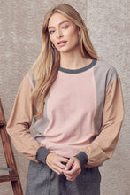 Load image into Gallery viewer, PLUS Oversized Color Block Top - krisglamcloset