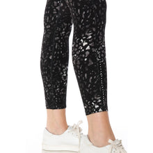 Load image into Gallery viewer, Premium Activewear 7/8 Length Leggings with Pockets - krisglamcloset