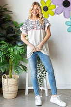 Load image into Gallery viewer, SOLID AND ANIMAL TOP - krisglamcloset