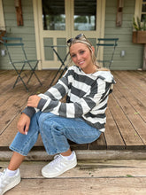 Load image into Gallery viewer, O &O's Patti Pullovers - krisglamcloset