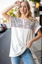 Load image into Gallery viewer, SOLID AND ANIMAL TOP - krisglamcloset