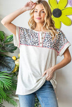 Load image into Gallery viewer, SOLID AND ANIMAL TOP - krisglamcloset