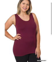 Load image into Gallery viewer, ZENANA PLUS SCOOP NECK SEAMLESS TANK TOP - krisglamcloset