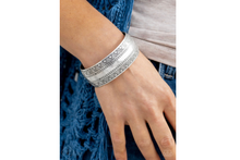 Load image into Gallery viewer, Sunset Sightings 65 - krisglamcloset