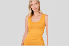 Load image into Gallery viewer, ZENANA SCOOP NECK SEAMLESS TANK TOP - krisglamcloset