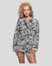 Load image into Gallery viewer, VINTAGE CAMO JACKET - krisglamcloset