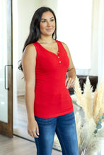 Load image into Gallery viewer, Michelle Mae Addison Henley Tank - Red
