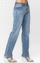 Load image into Gallery viewer, Judy Blue Mid Rise Yoke Cell Phone Pocket Dad Jeans
