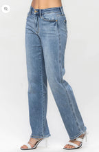 Load image into Gallery viewer, Judy Blue Mid Rise Yoke Cell Phone Pocket Dad Jeans
