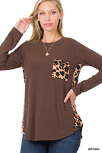 Load image into Gallery viewer, ZENANA CONTRAST SIDE PANEL LEOPARD FRONT POCKET TOP
