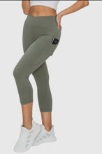 Load image into Gallery viewer, Zenana High Waist Capri Yoga Pants with Side Pockets
