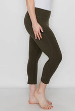 Load image into Gallery viewer, Zenana High Waist Capri Yoga Pants with Side Pockets
