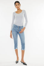 Load image into Gallery viewer, KanCan Mid-Rise Capri Medium Stone Wash Jeans
