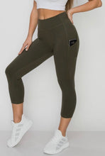 Load image into Gallery viewer, Zenana High Waist Capri Yoga Pants with Side Pockets
