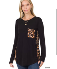 Load image into Gallery viewer, ZENANA CONTRAST SIDE PANEL LEOPARD FRONT POCKET TOP
