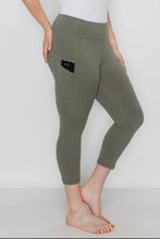 Load image into Gallery viewer, Zenana High Waist Capri Yoga Pants with Side Pockets
