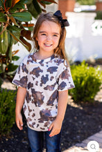 Load image into Gallery viewer, GIRL&#39;S MOOVING ON SHORT SLEEVES T-SHIRT, COW PRINT
