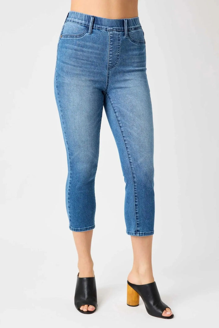 Judy Blue Pull On Capris - krisglamcloset