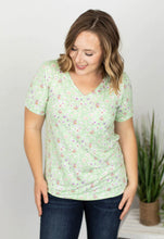 Load image into Gallery viewer, Michelle Mae Sophie Classic Pocket Tee - Green Ditsy Floral
