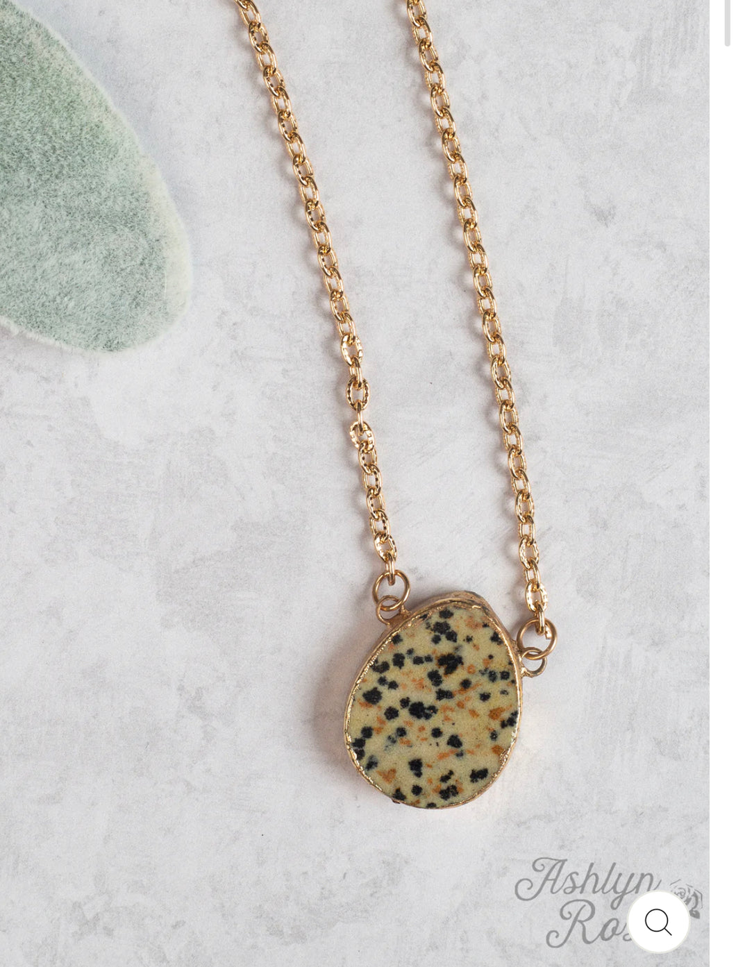 SPOTTED YOU GOLD CHAIN NECKLACE WITH NATURAL GEM STONE